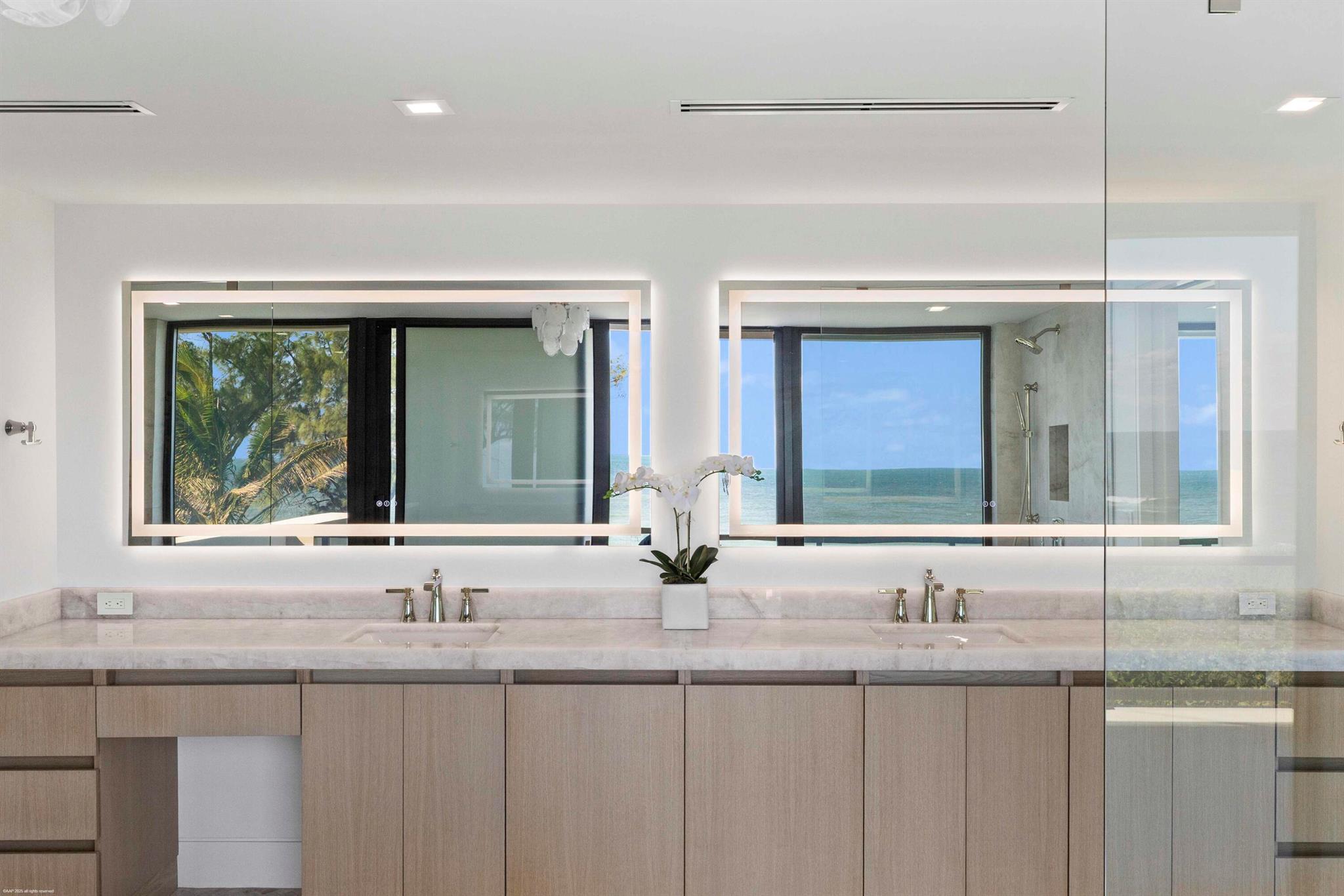 Xxx N Beach Rd Jupiter Island, FL 33455