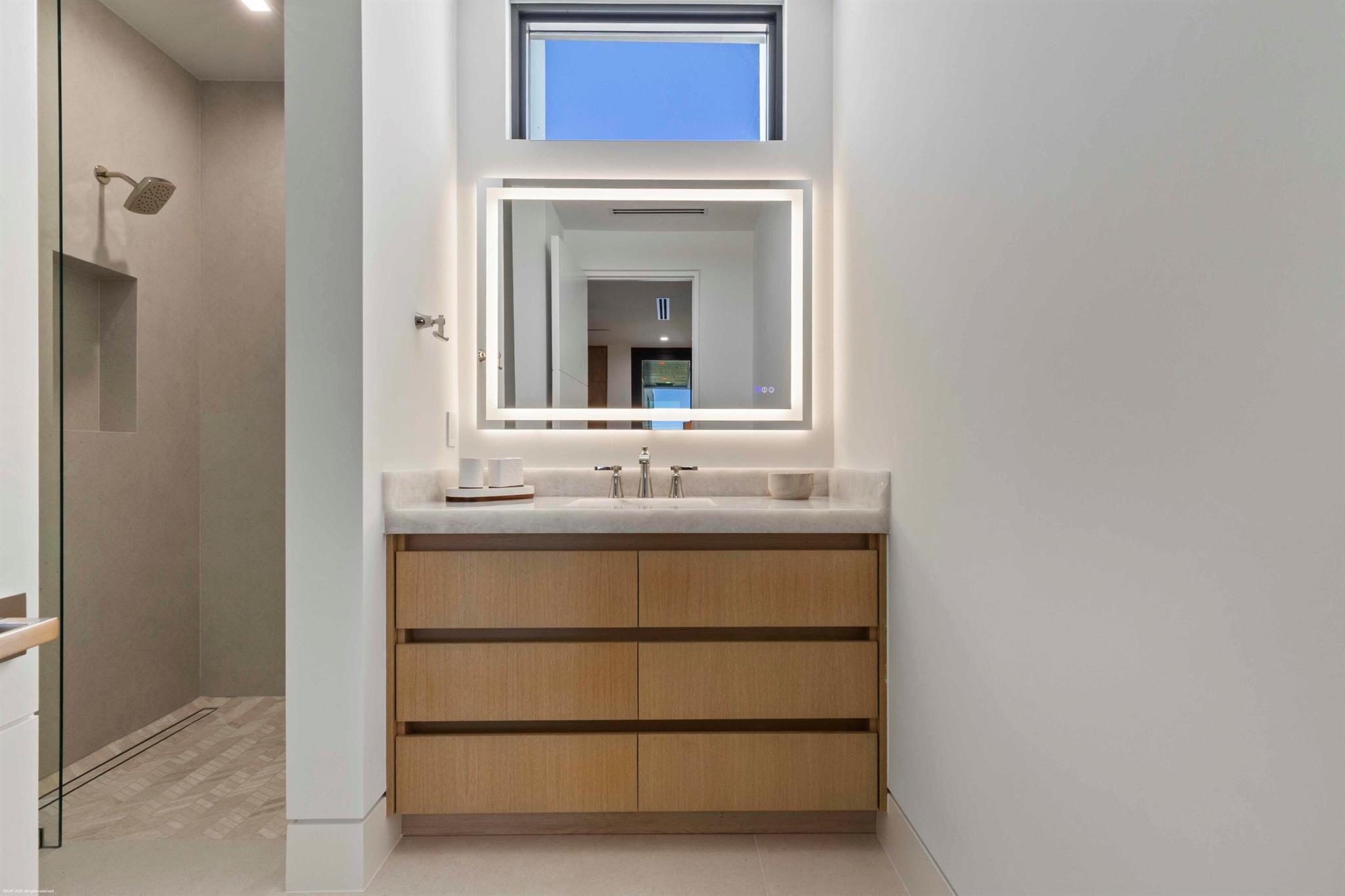 Xxx N Beach Rd Jupiter Island, FL 33455