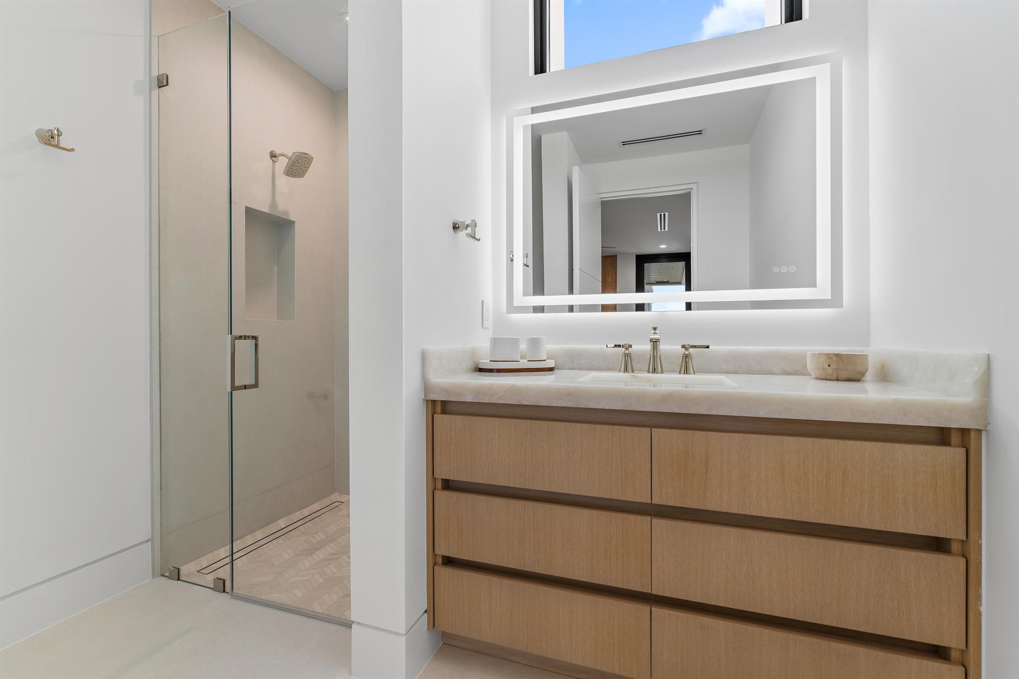 Xxx N Beach Rd Jupiter Island, FL 33455