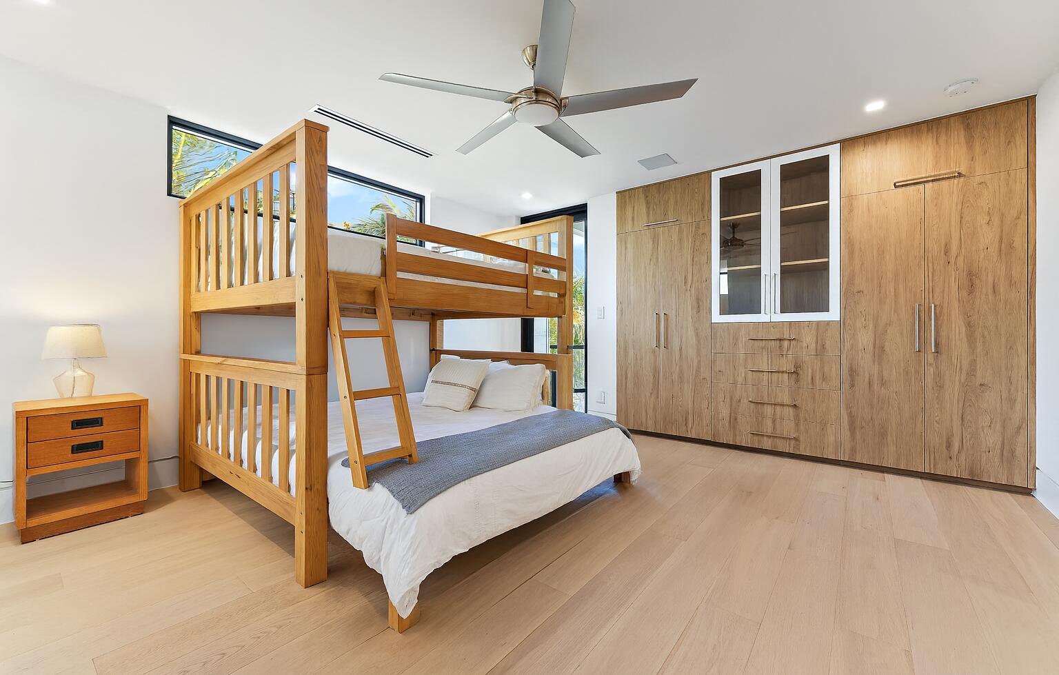 Xxx N Beach Rd Jupiter Island, FL 33455