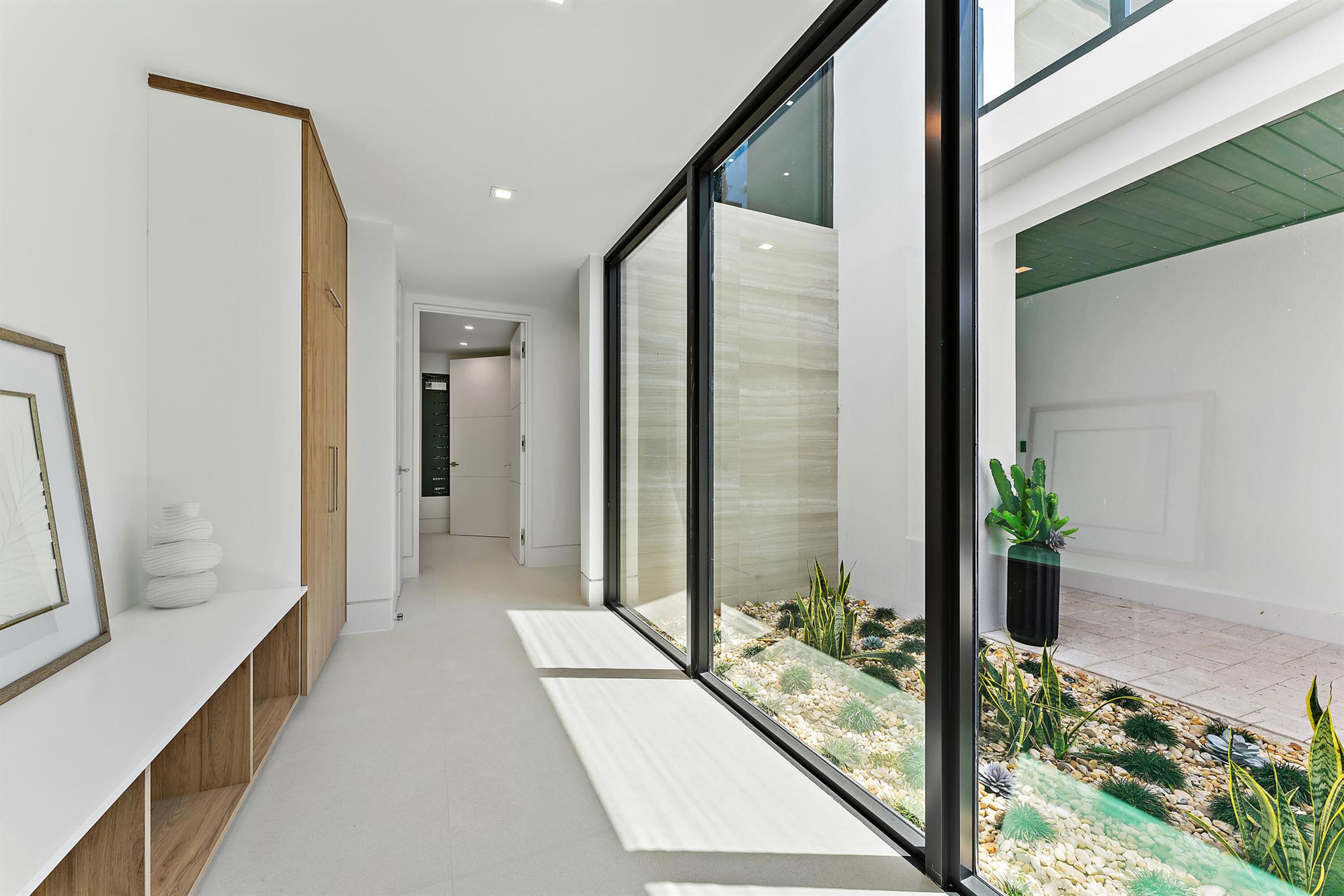 Xxx N Beach Rd Jupiter Island, FL 33455