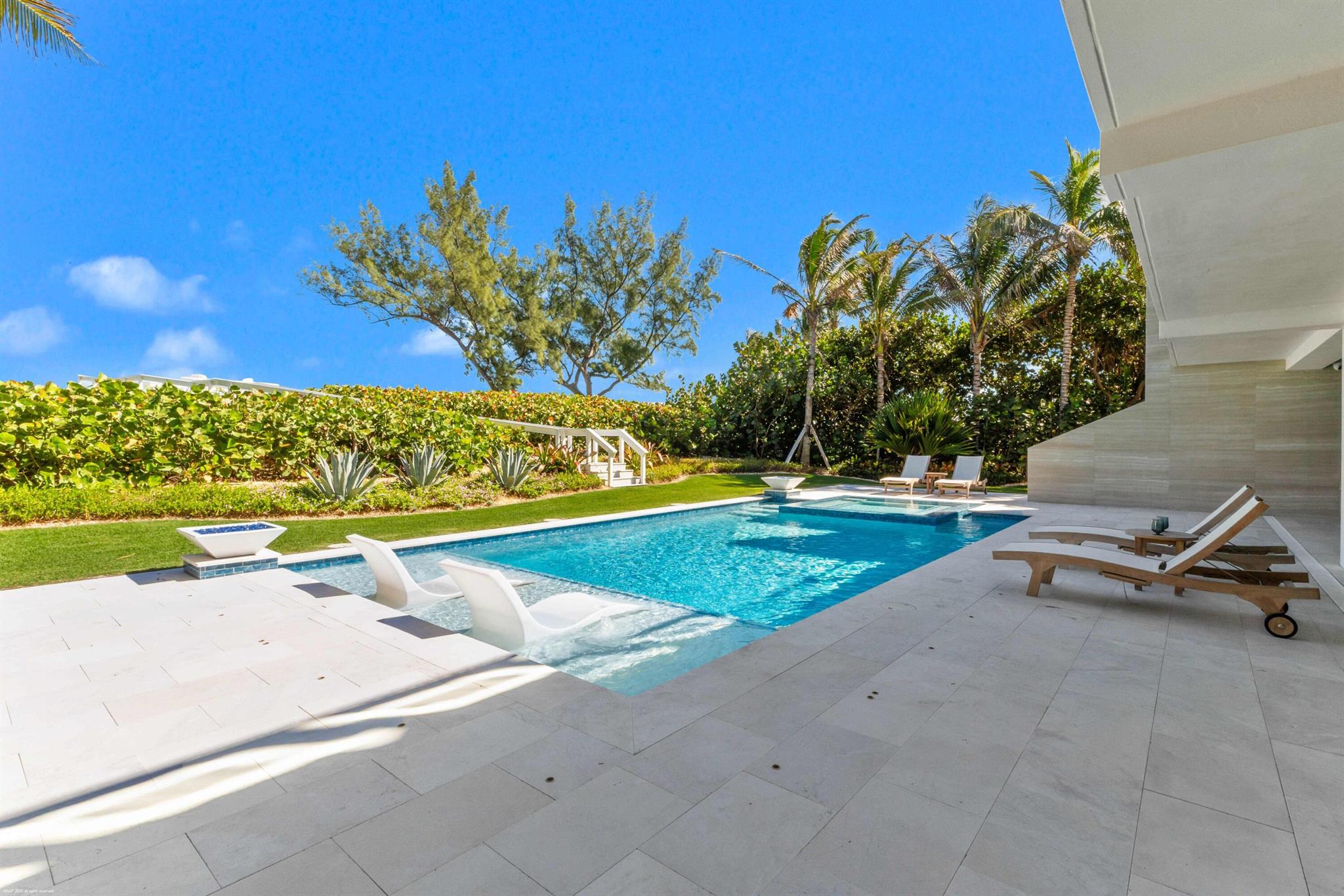 Xxx N Beach Rd Jupiter Island, FL 33455