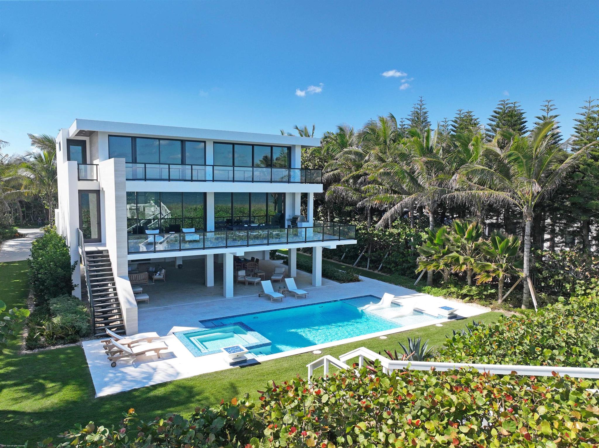 Xxx N Beach Rd Jupiter Island, FL 33455