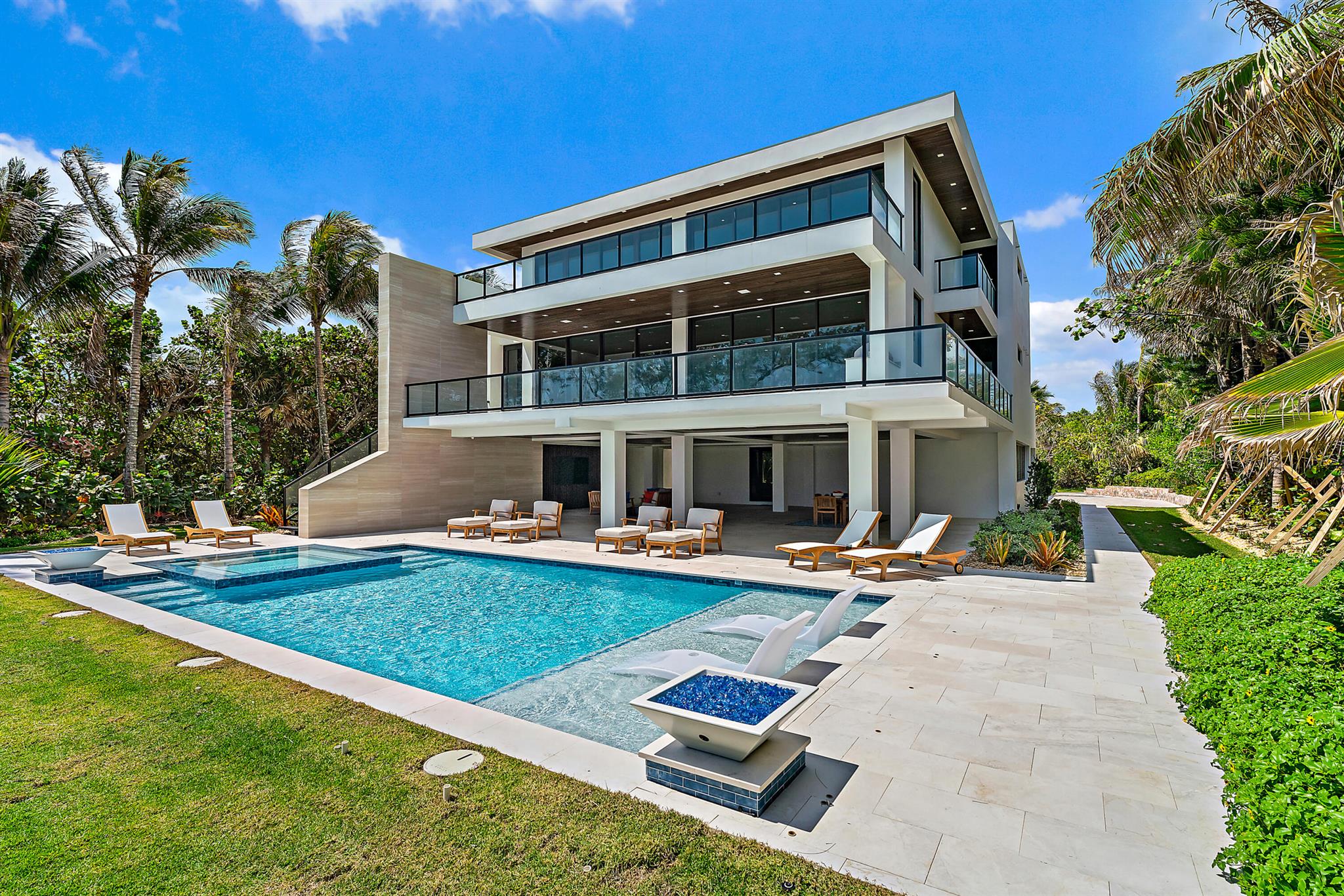 Xxx N Beach Rd Jupiter Island, FL 33455