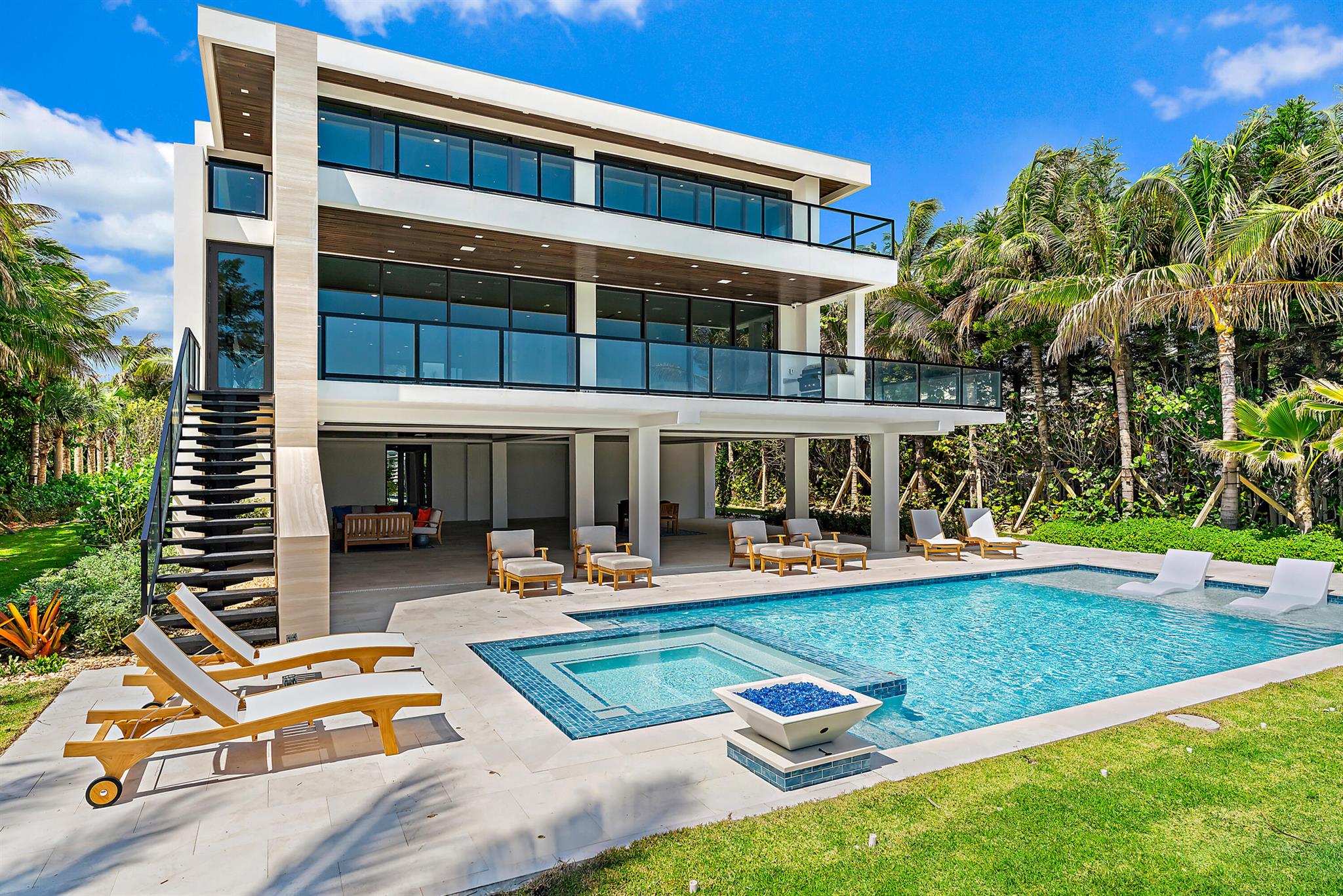 Xxx N Beach Rd Jupiter Island, FL 33455