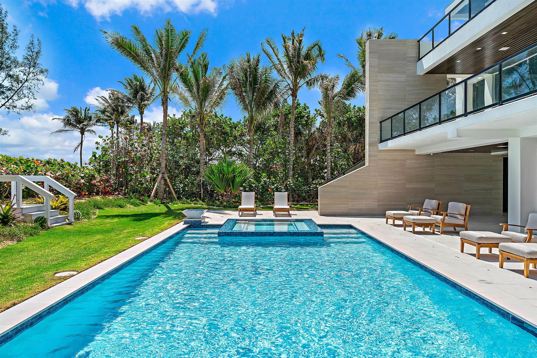 Xxx N Beach Rd Jupiter Island, FL 33455