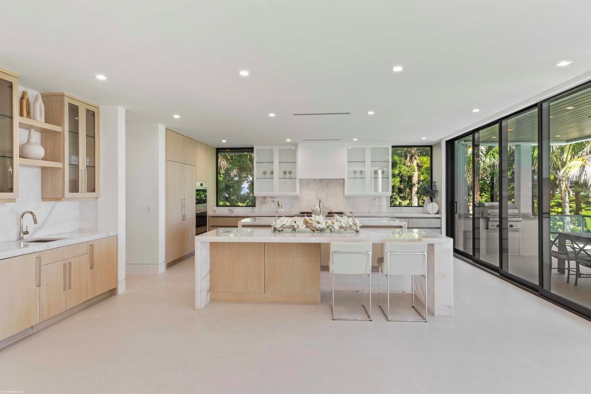 Xxx N Beach Rd Jupiter Island, FL 33455