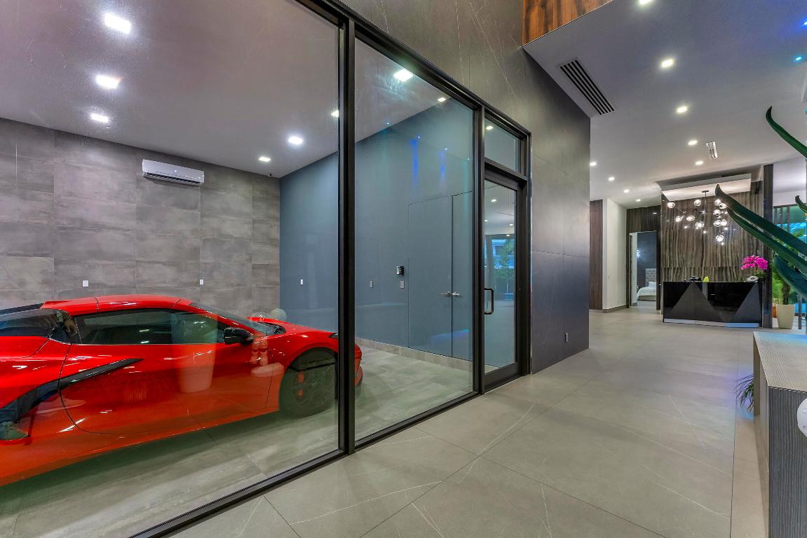 2401 NE 13th Fort Lauderdale, FL 33304