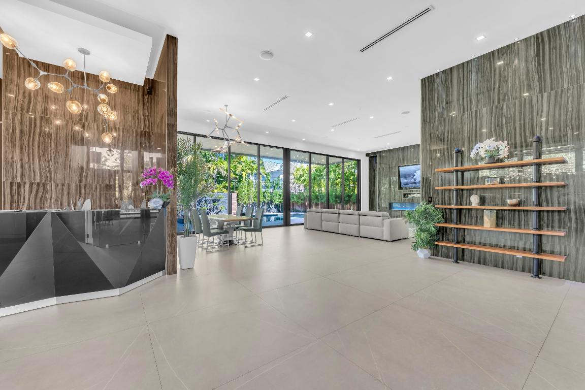 2401 NE 13th Fort Lauderdale, FL 33304