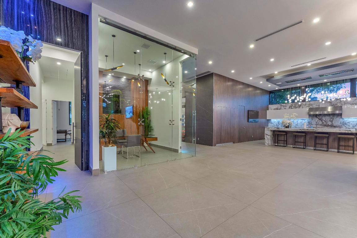 2401 NE 13th Fort Lauderdale, FL 33304