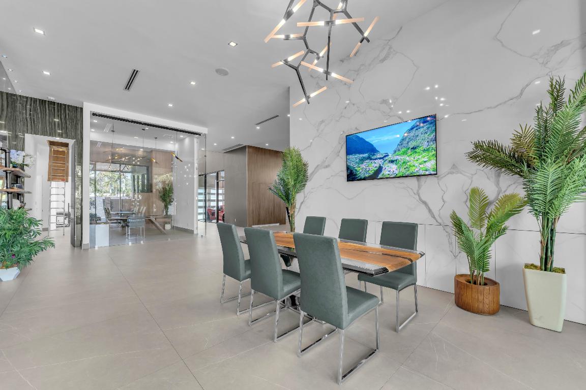 2401 NE 13th Fort Lauderdale, FL 33304