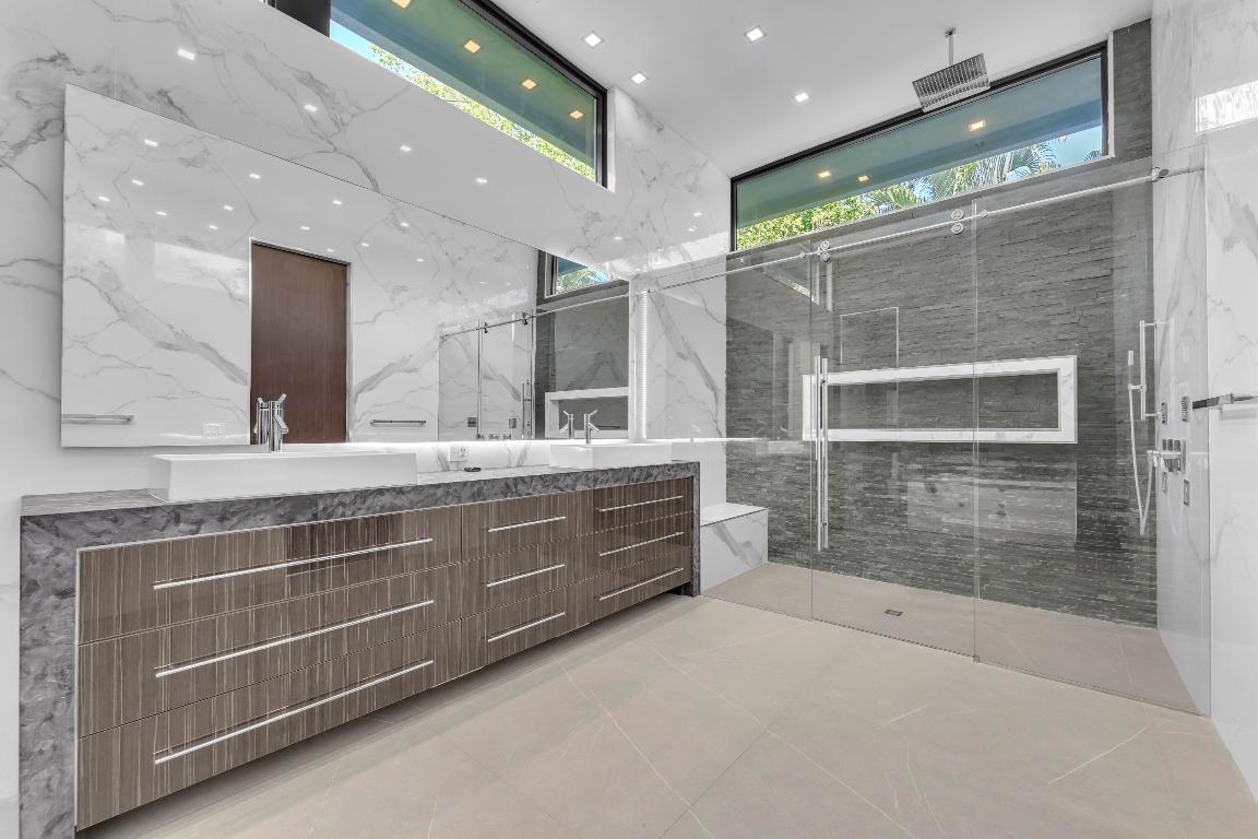 2401 NE 13th Fort Lauderdale, FL 33304