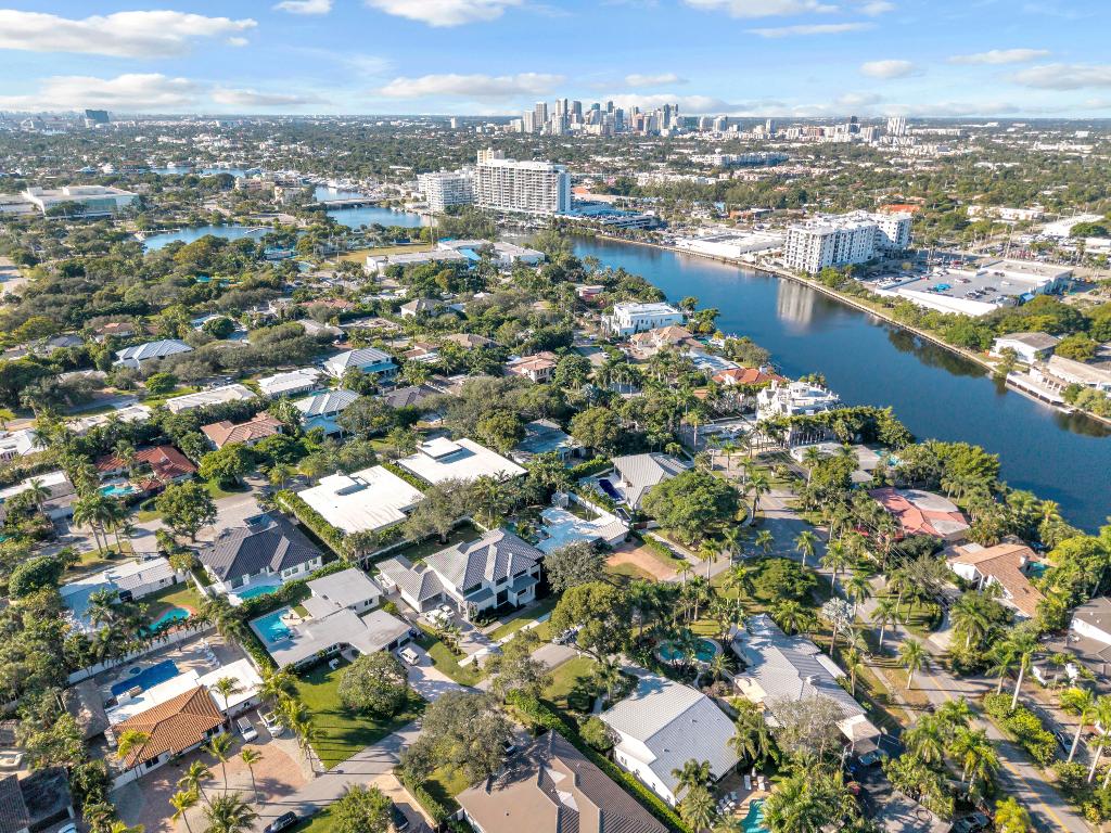 2401 NE 13th Fort Lauderdale, FL 33304