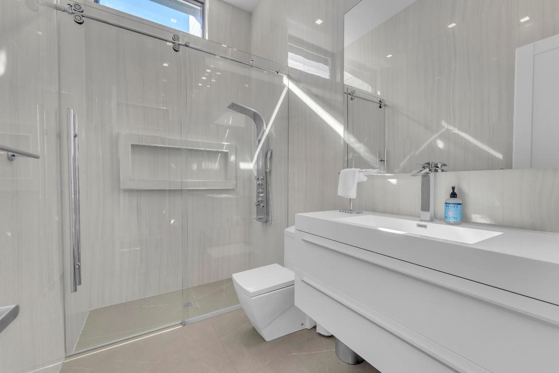 2401 NE 13th Fort Lauderdale, FL 33304