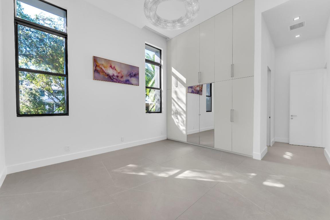 2401 NE 13th Fort Lauderdale, FL 33304