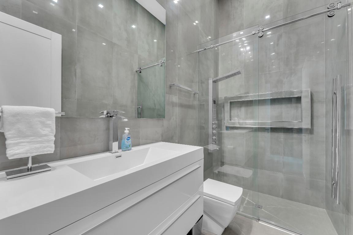 2401 NE 13th Fort Lauderdale, FL 33304