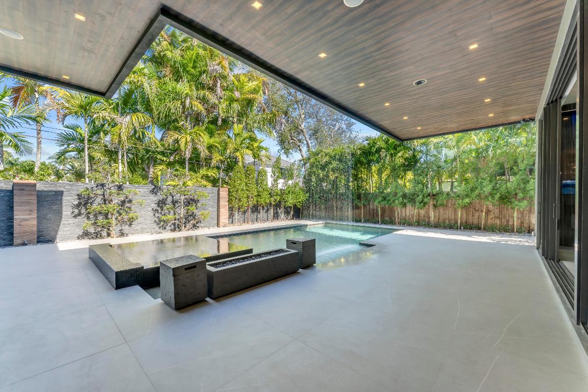 2401 NE 13th Fort Lauderdale, FL 33304