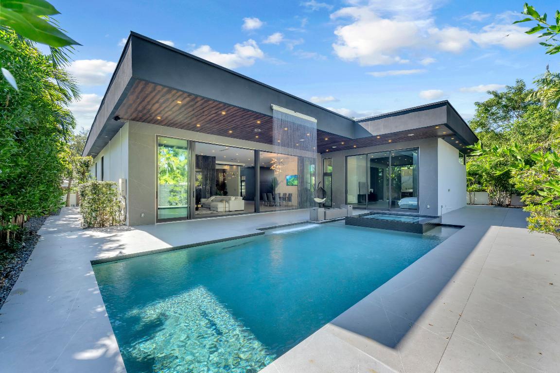 2401 NE 13th Fort Lauderdale, FL 33304