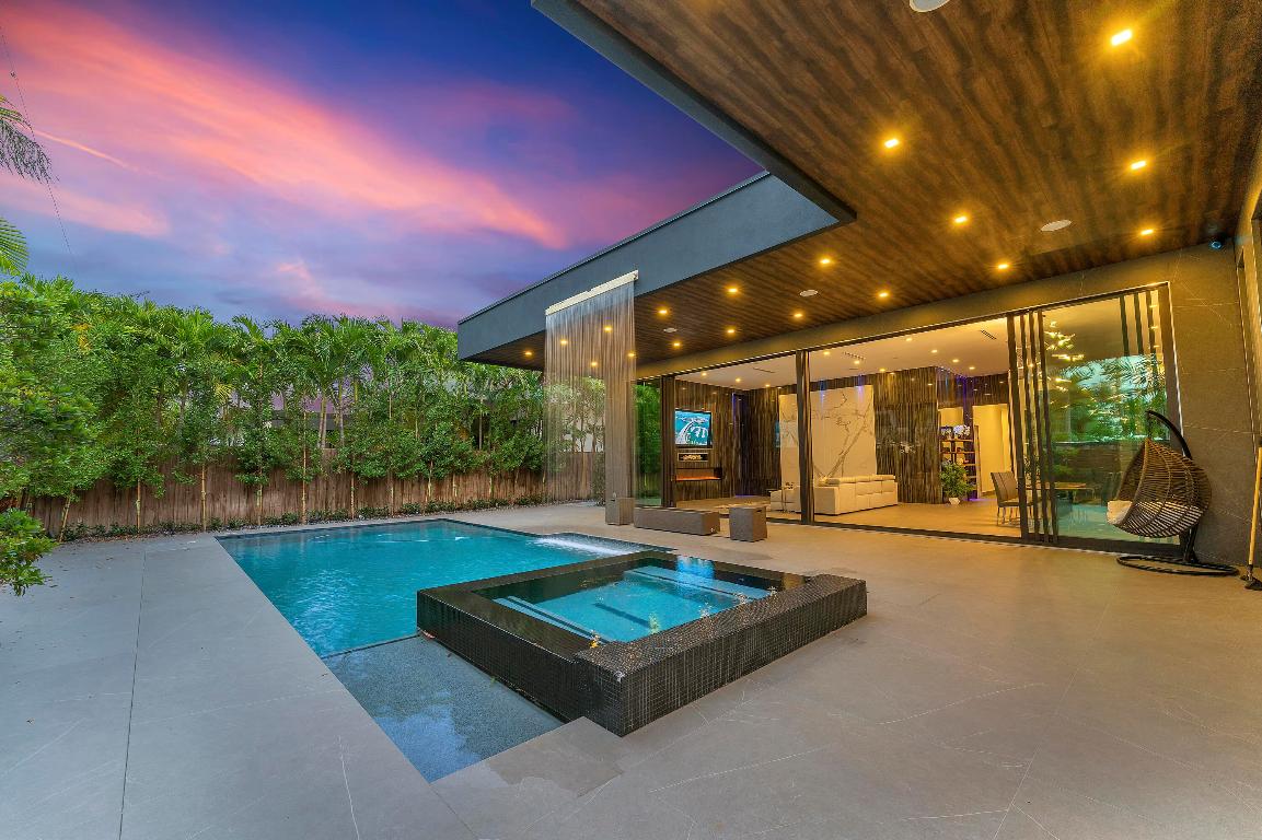 2401 NE 13th Fort Lauderdale, FL 33304