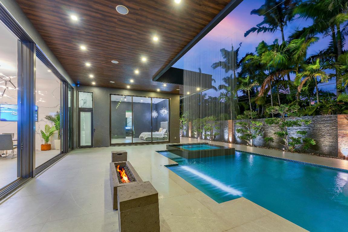 2401 NE 13th Fort Lauderdale, FL 33304