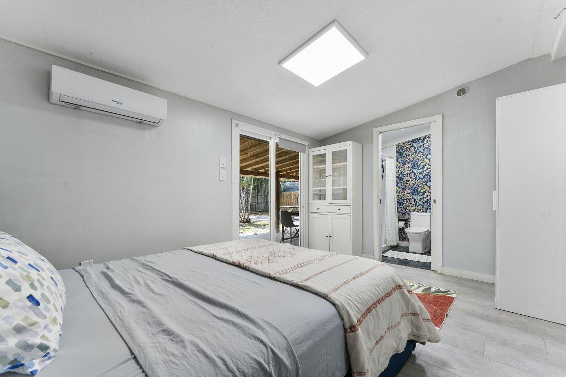 1292 SW 25th Ave Fort Lauderdale, FL 33312