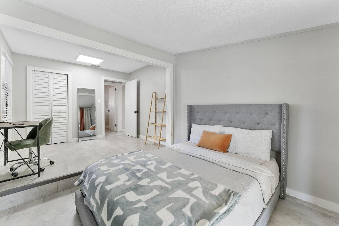 1292 SW 25th Ave Fort Lauderdale, FL 33312