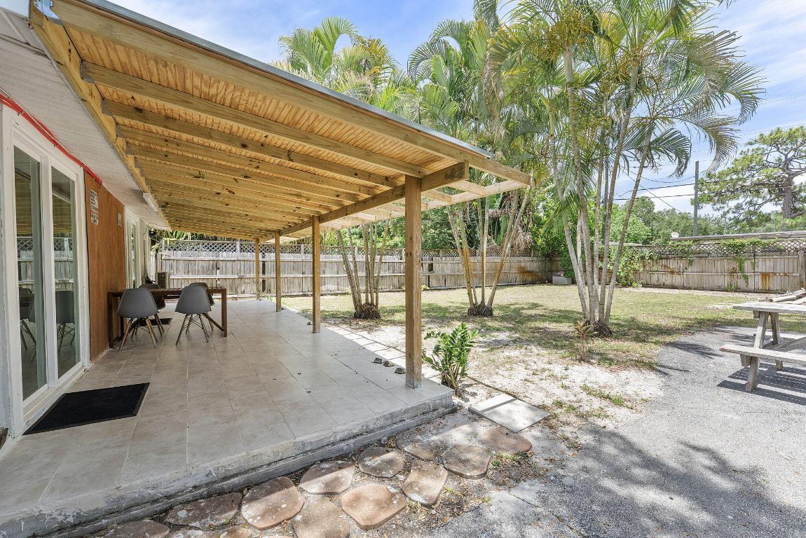 1292 SW 25th Ave Fort Lauderdale, FL 33312