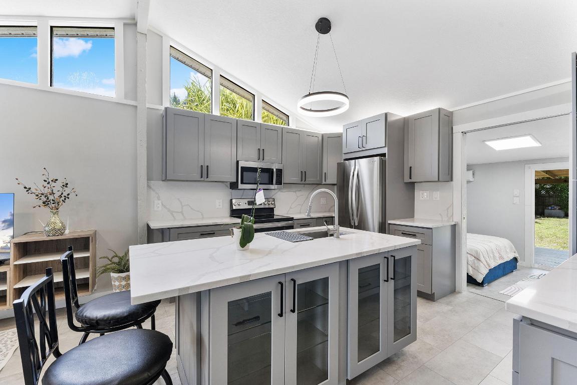 1292 SW 25th Ave Fort Lauderdale, FL 33312