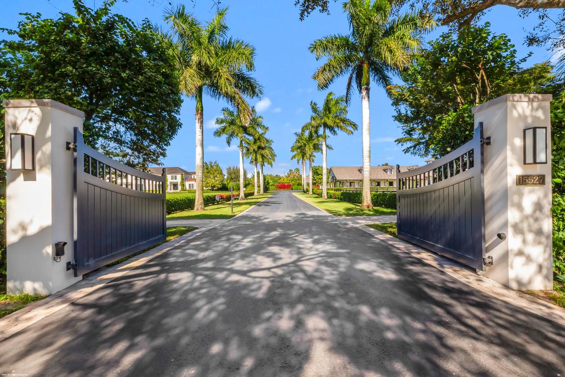 15527 Imperial Pt Ln Wellington, FL 33414