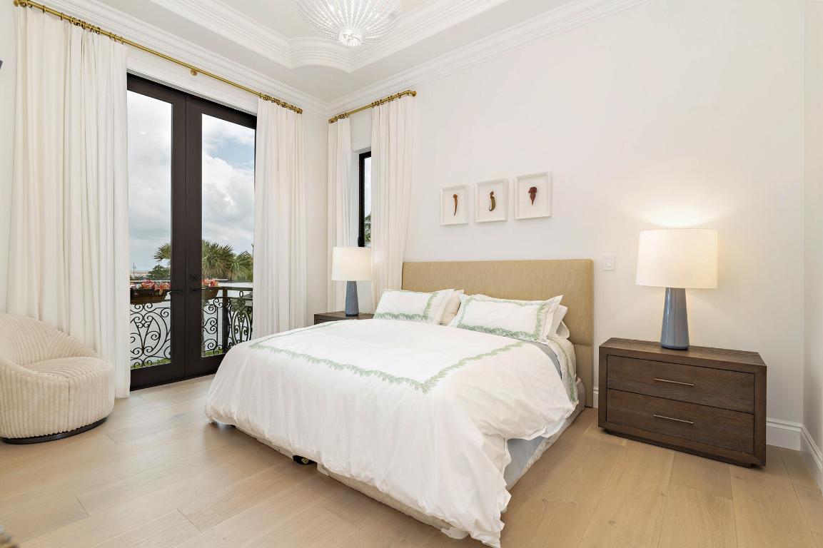 1520 Paslay Manalapan, FL 33462