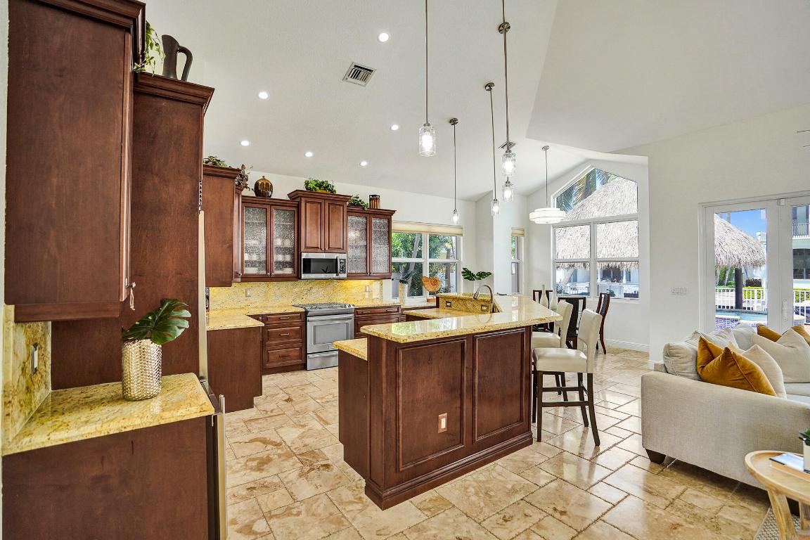 785 NE 71st Boca Raton, FL 33487