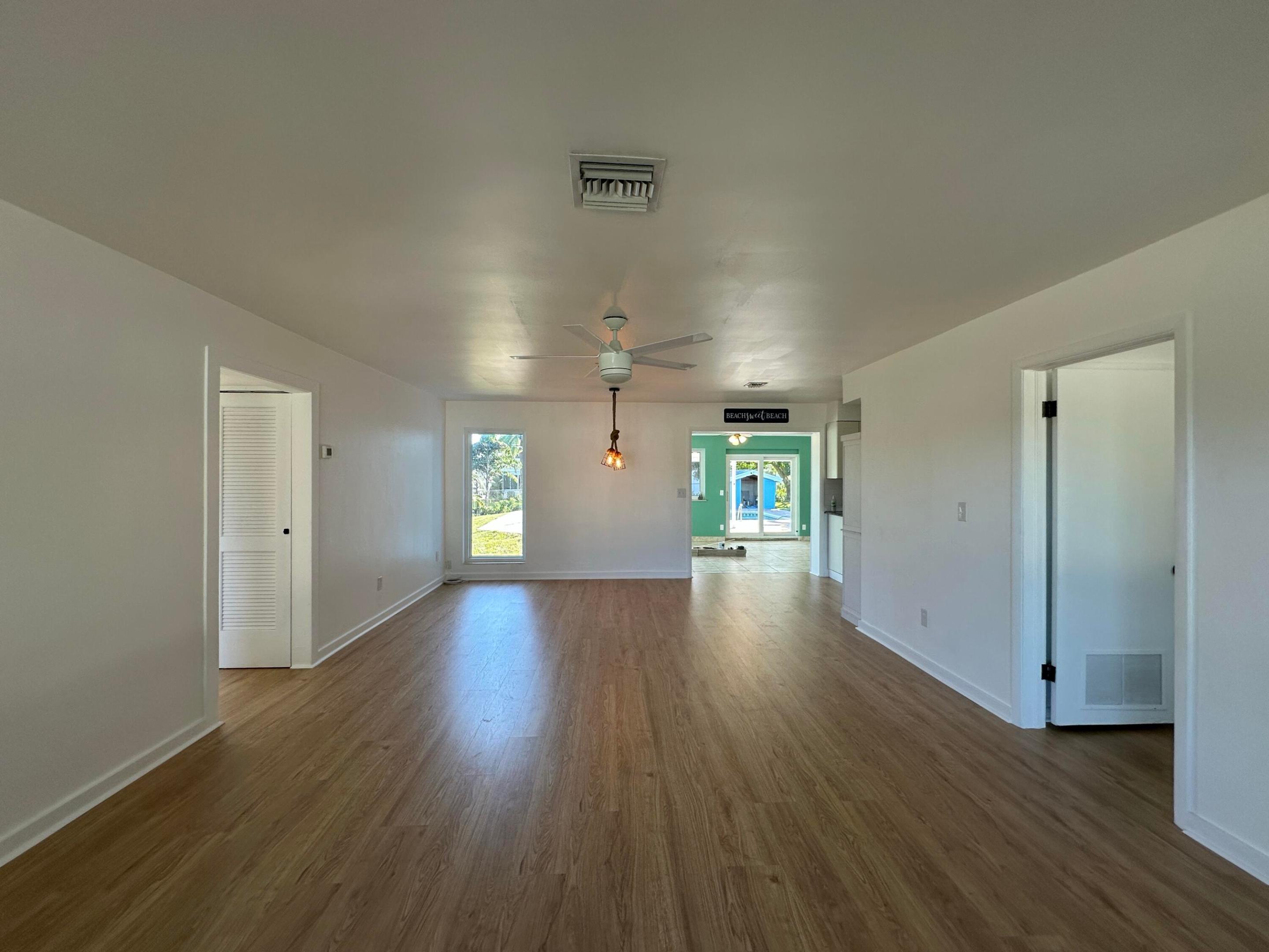 2017 Collier Lake Worth, FL 33461