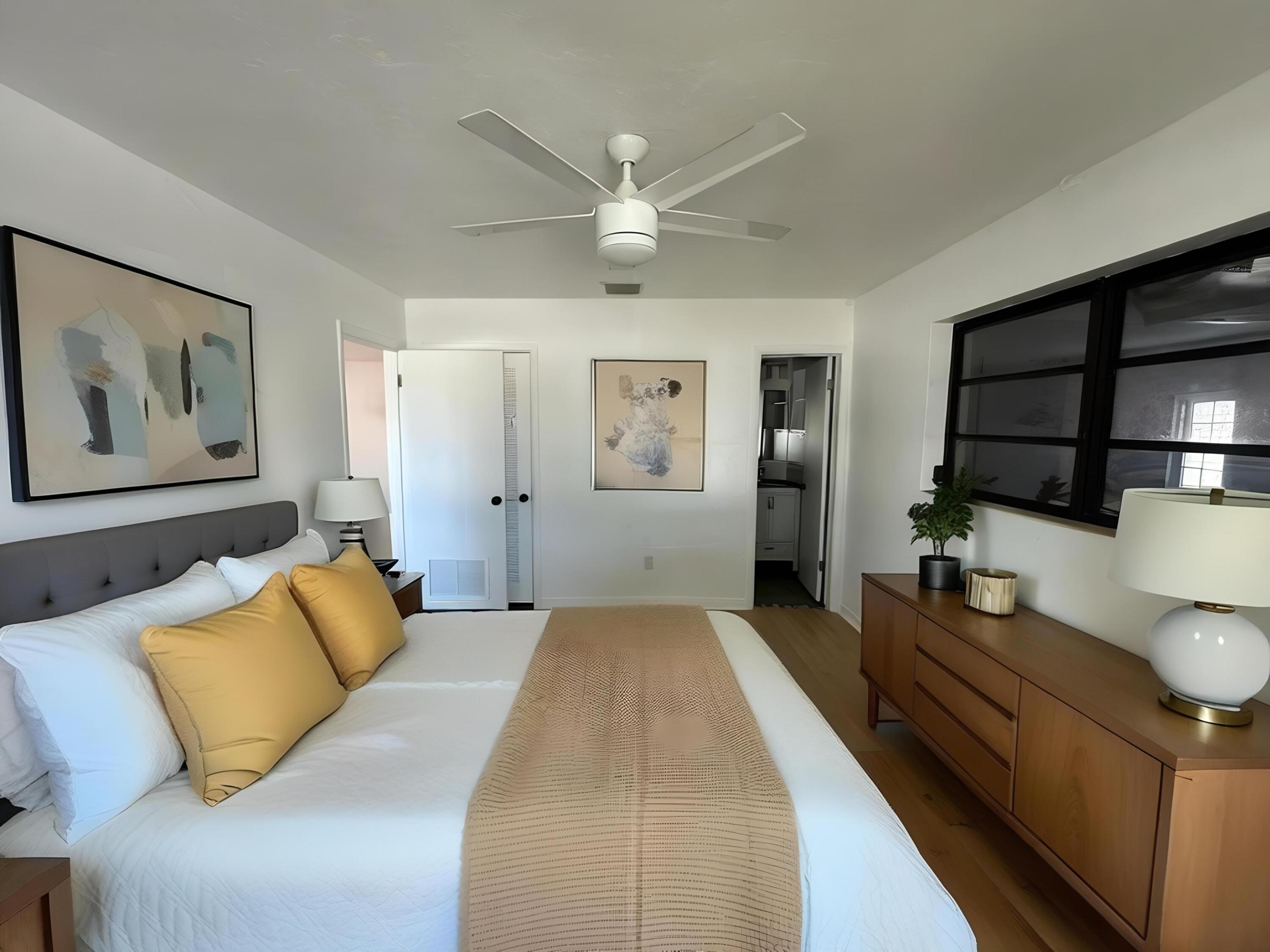 2017 Collier Lake Worth, FL 33461