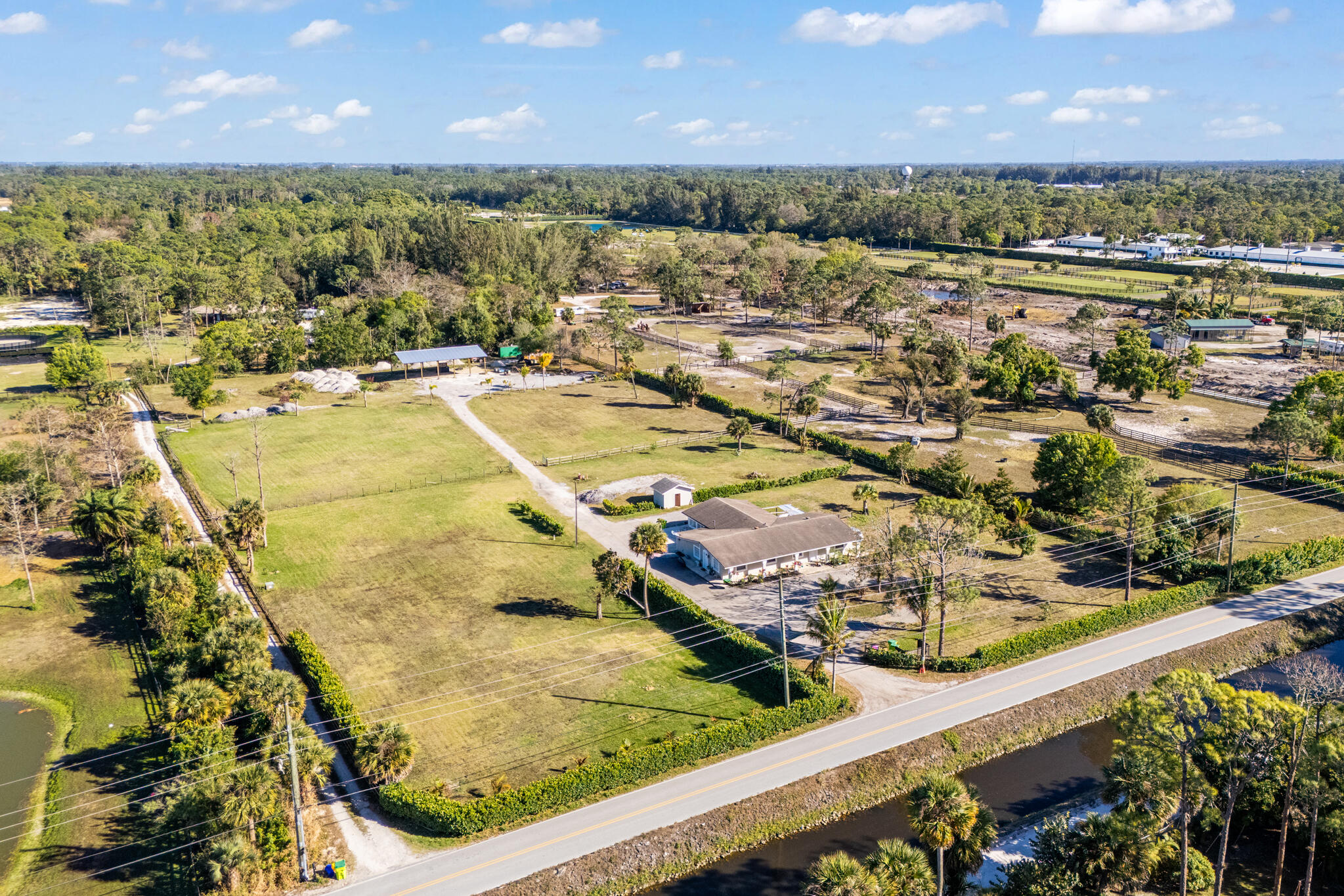 1216 C Loxahatchee Groves, FL 33470
