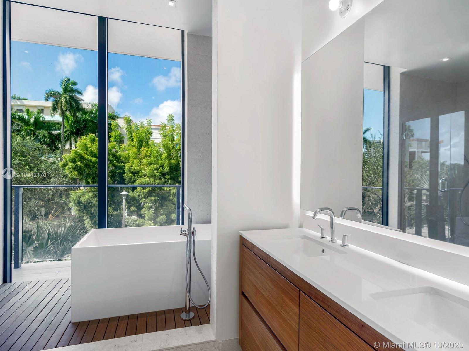 3581 E Glencoe #209 Coconut Grove, FL 33133