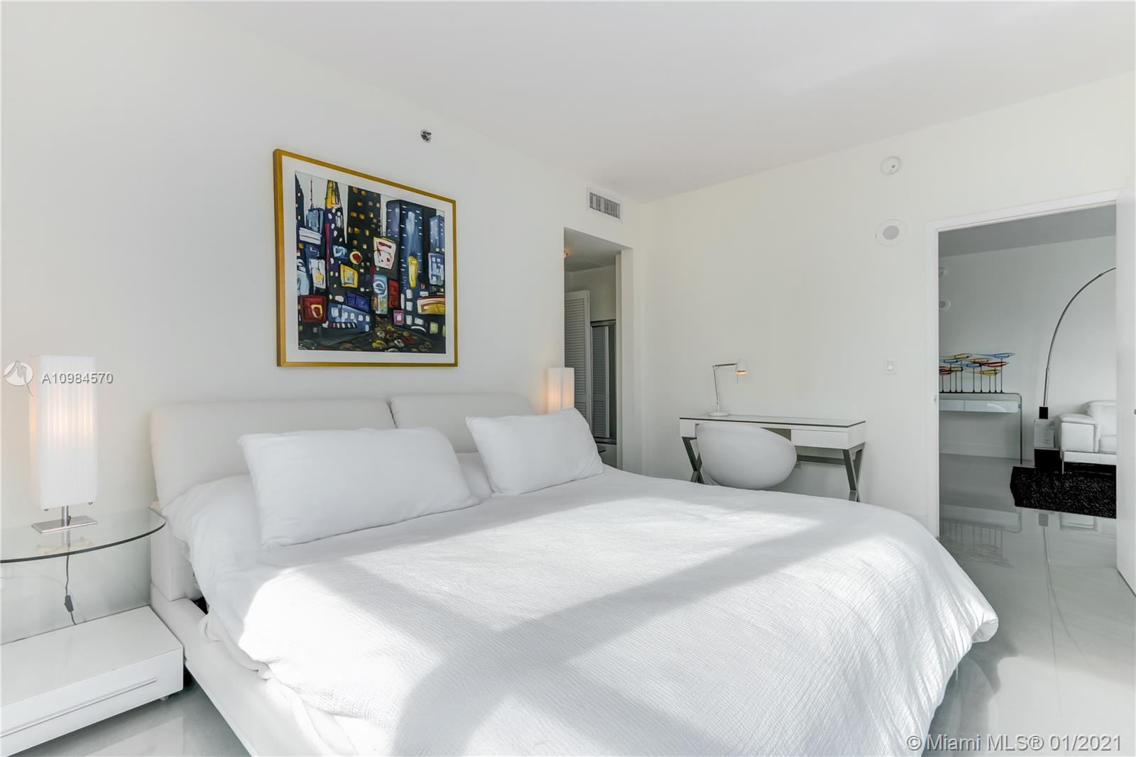 950 Brickell Bay Dr #2311,Miami, FL 33131