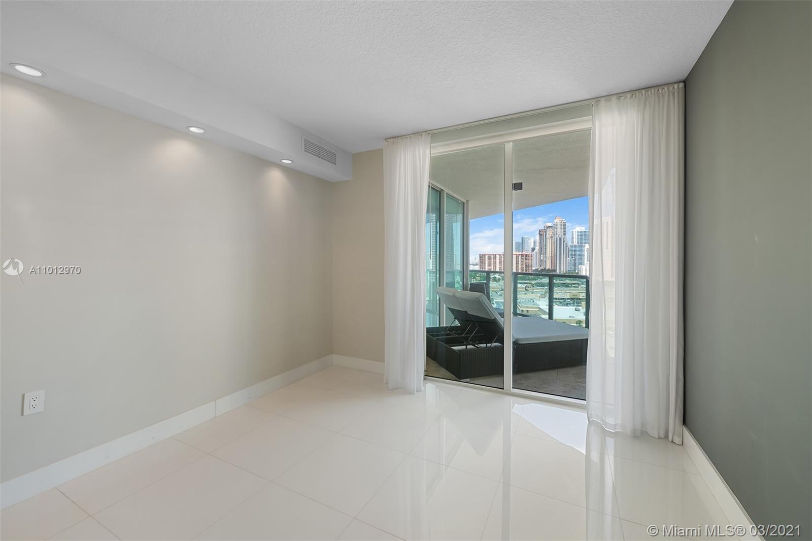 image St Tropez Sunny Isles21