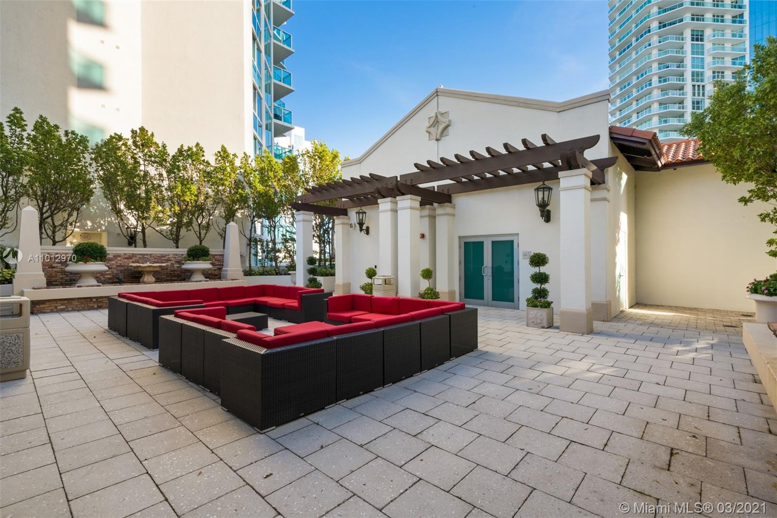 image St Tropez Sunny Isles30