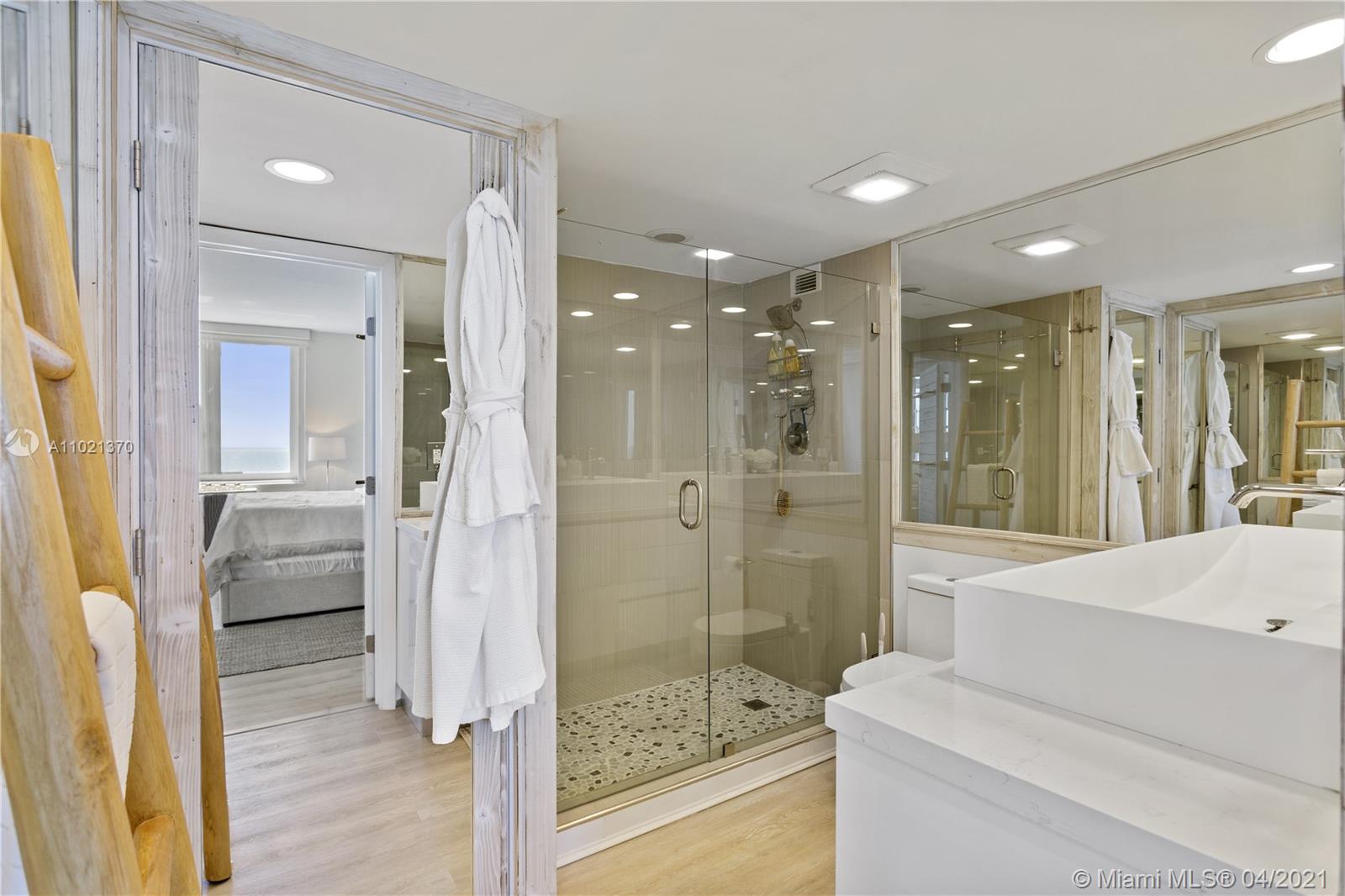 2301 Collins Ave #609 Miami Beach, FL 33139