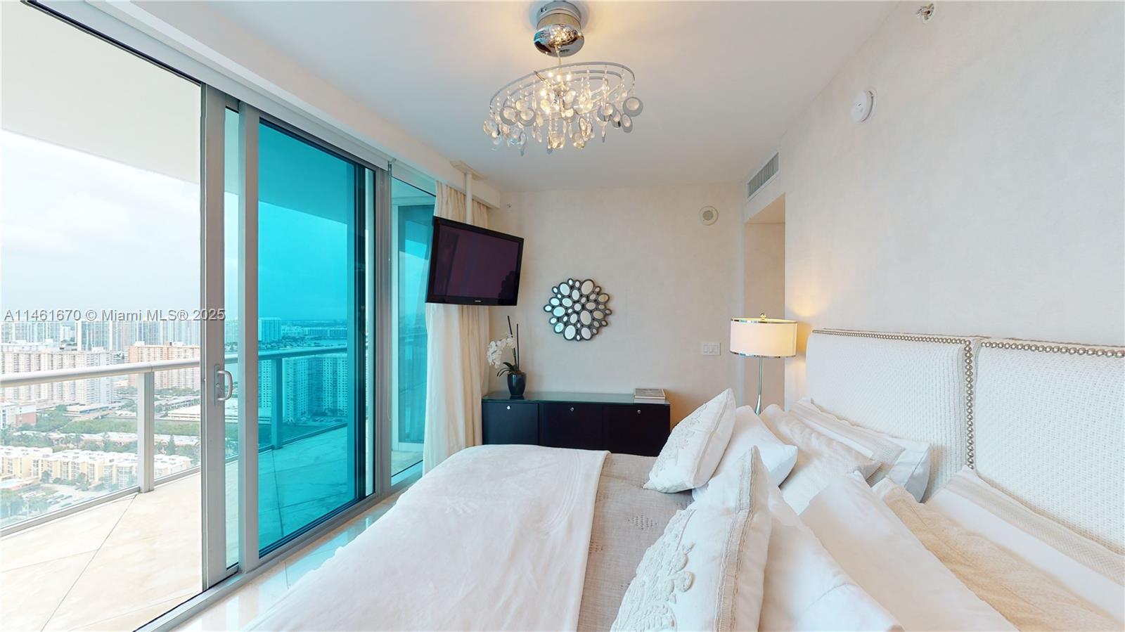 image Jade Beach8