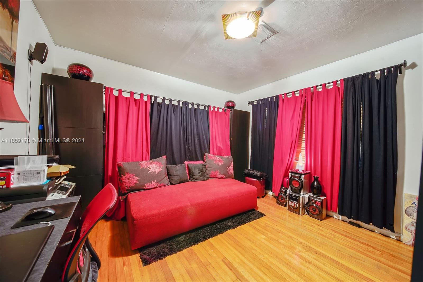 600 93rd St Surfside, FL 33154