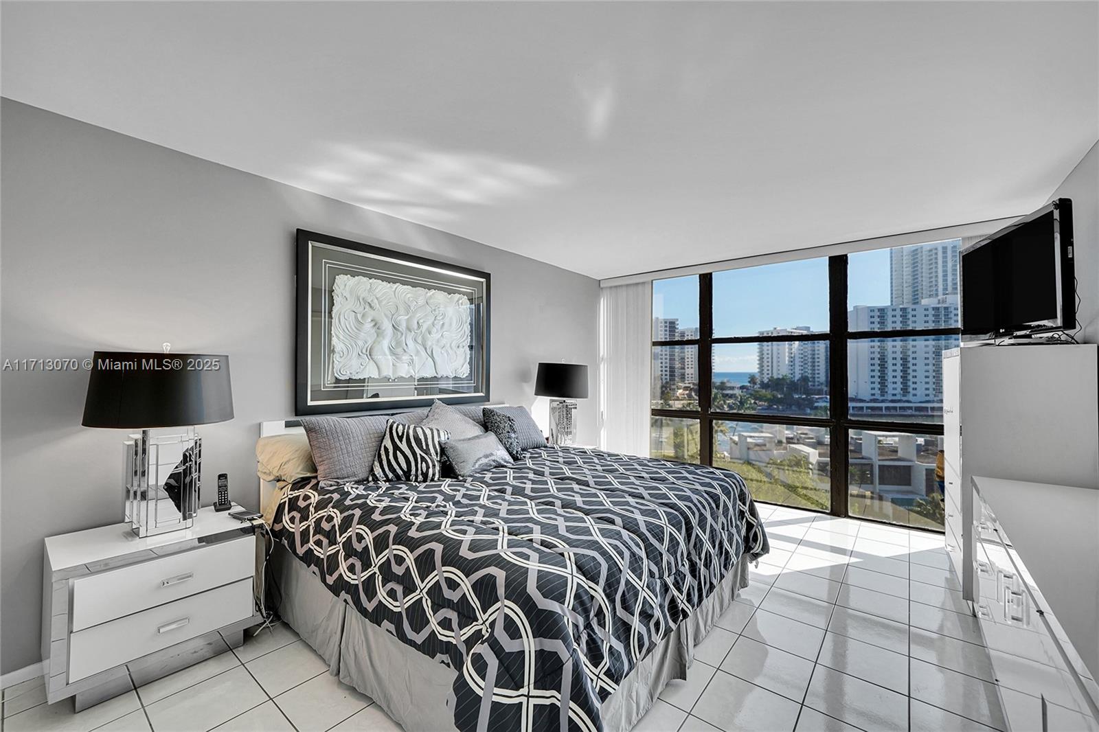 1000 Parkview Dr #730,Hallandale Beach, FL 33009