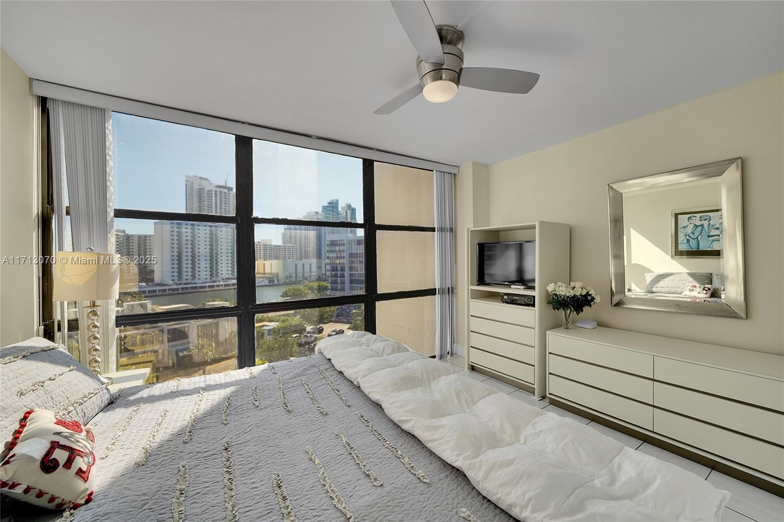 1000 Parkview Dr #730,Hallandale Beach, FL 33009