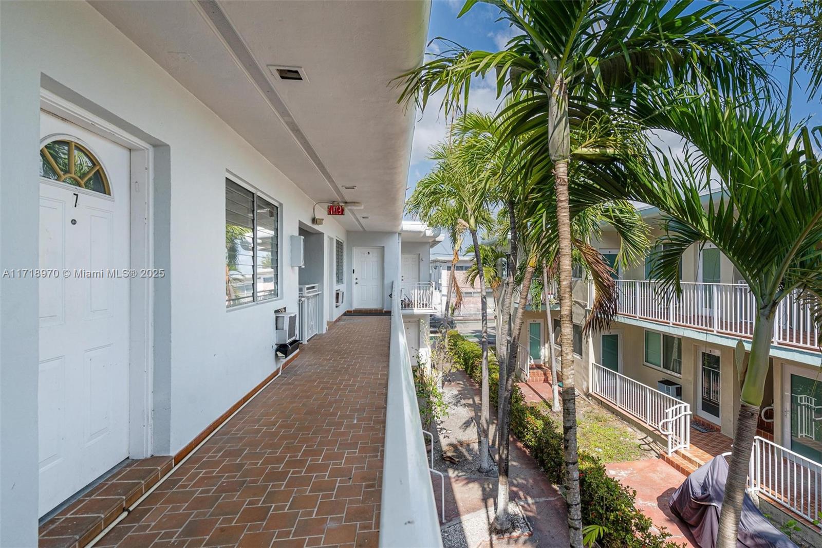 7721 Dickens Ave #6