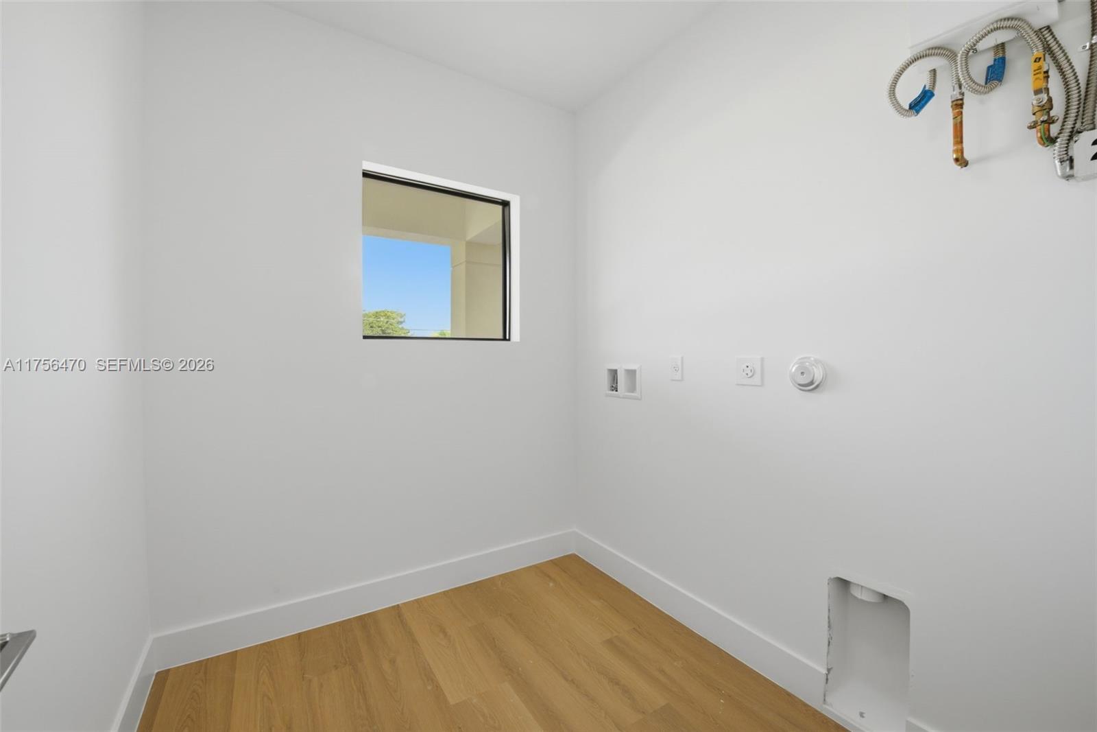 2725 SW 65th Ave Miami, FL 33155