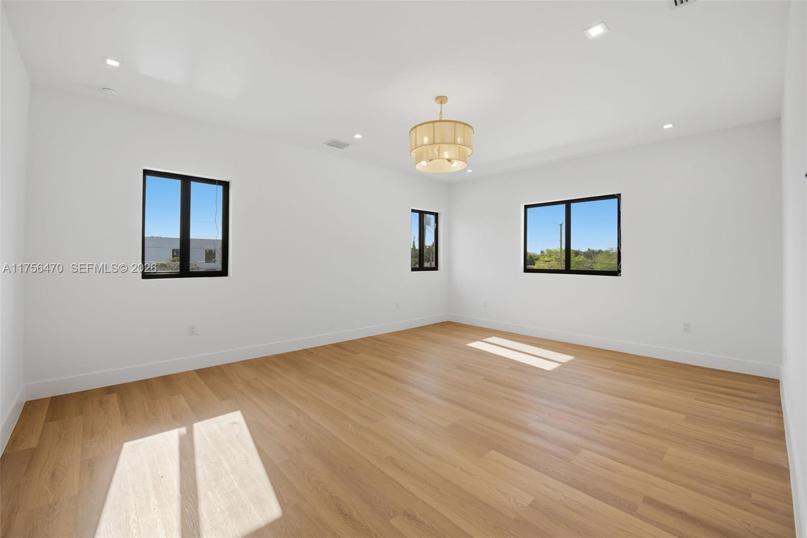 2725 SW 65th Ave Miami, FL 33155