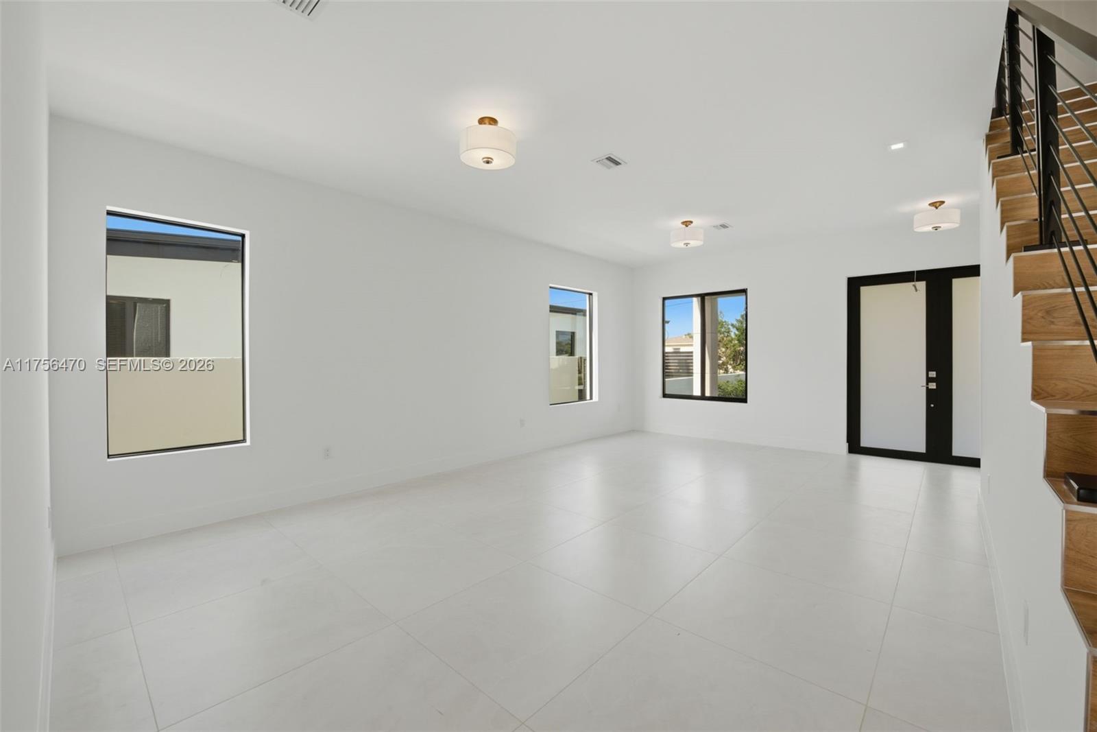 2725 SW 65th Ave Miami, FL 33155