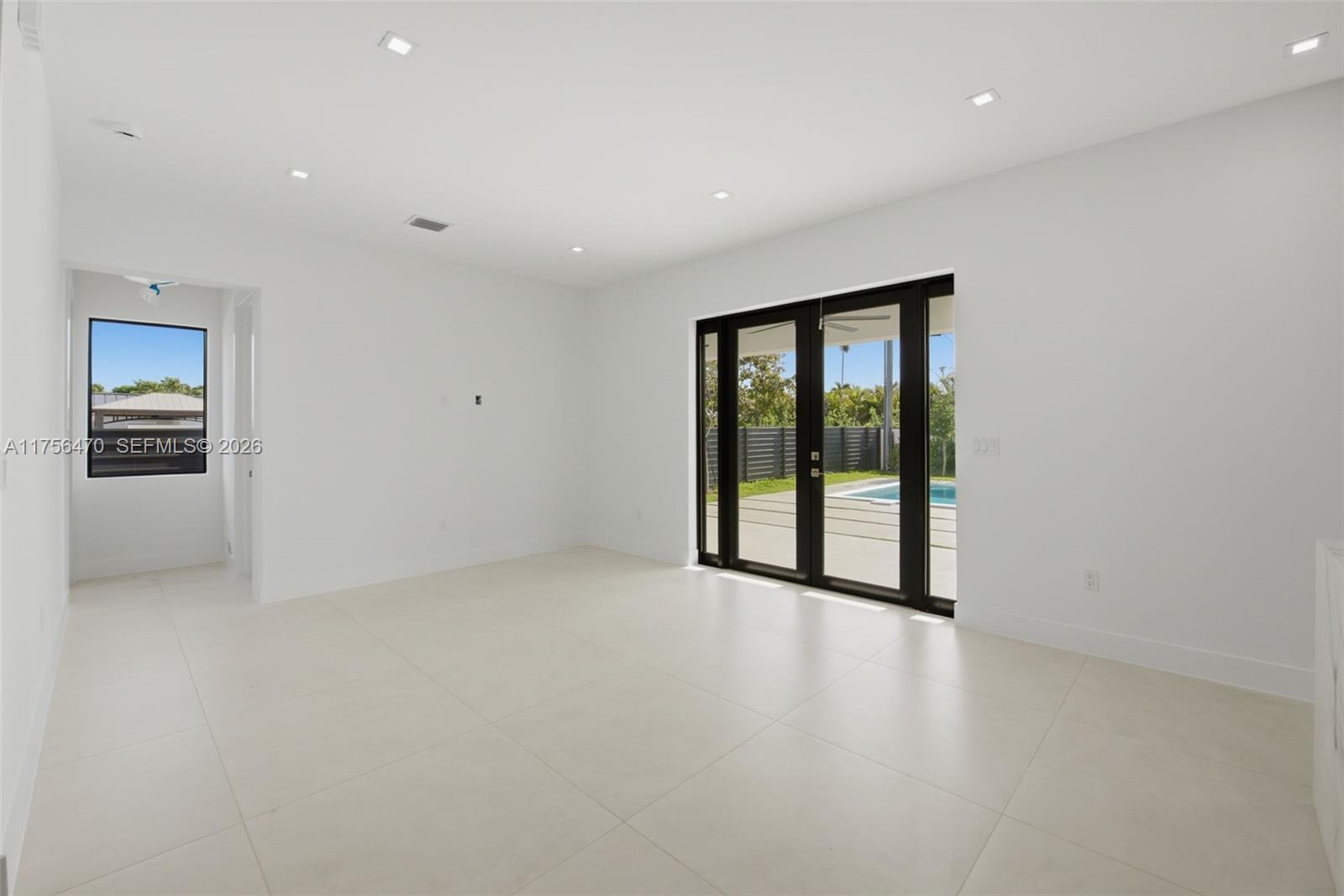 2725 SW 65th Ave Miami, FL 33155