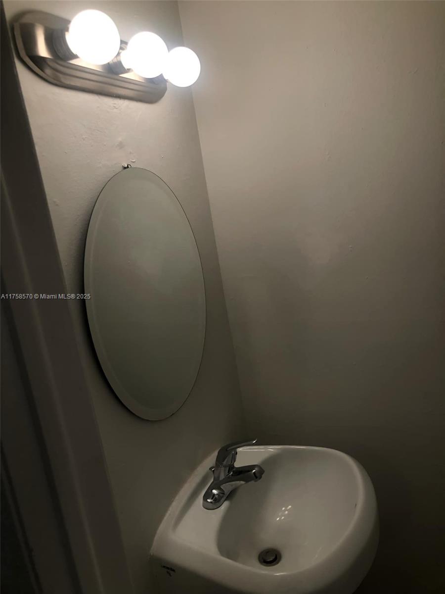 image MIDWAY MANSIONS TOWNHOMES16