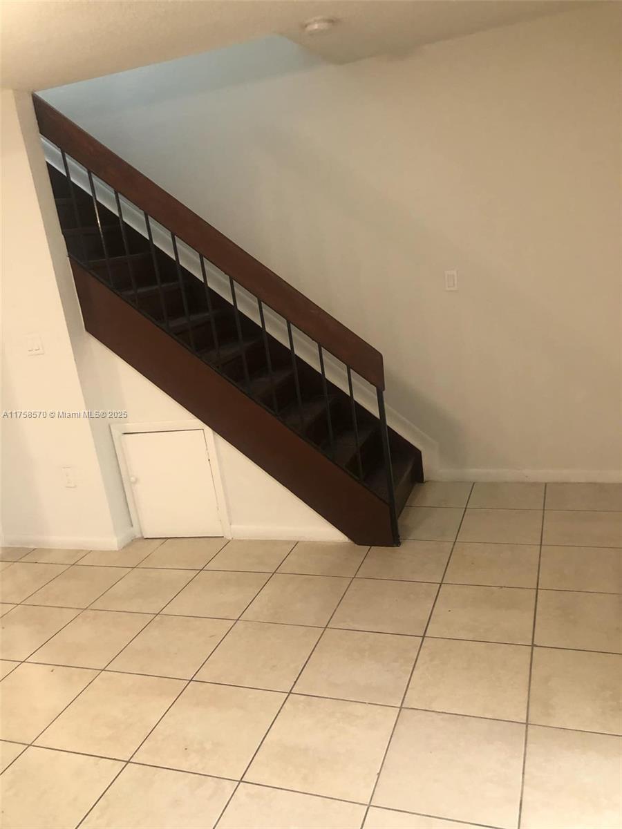 image MIDWAY MANSIONS TOWNHOMES4